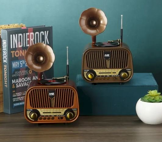 Retro Radio Speaker 2